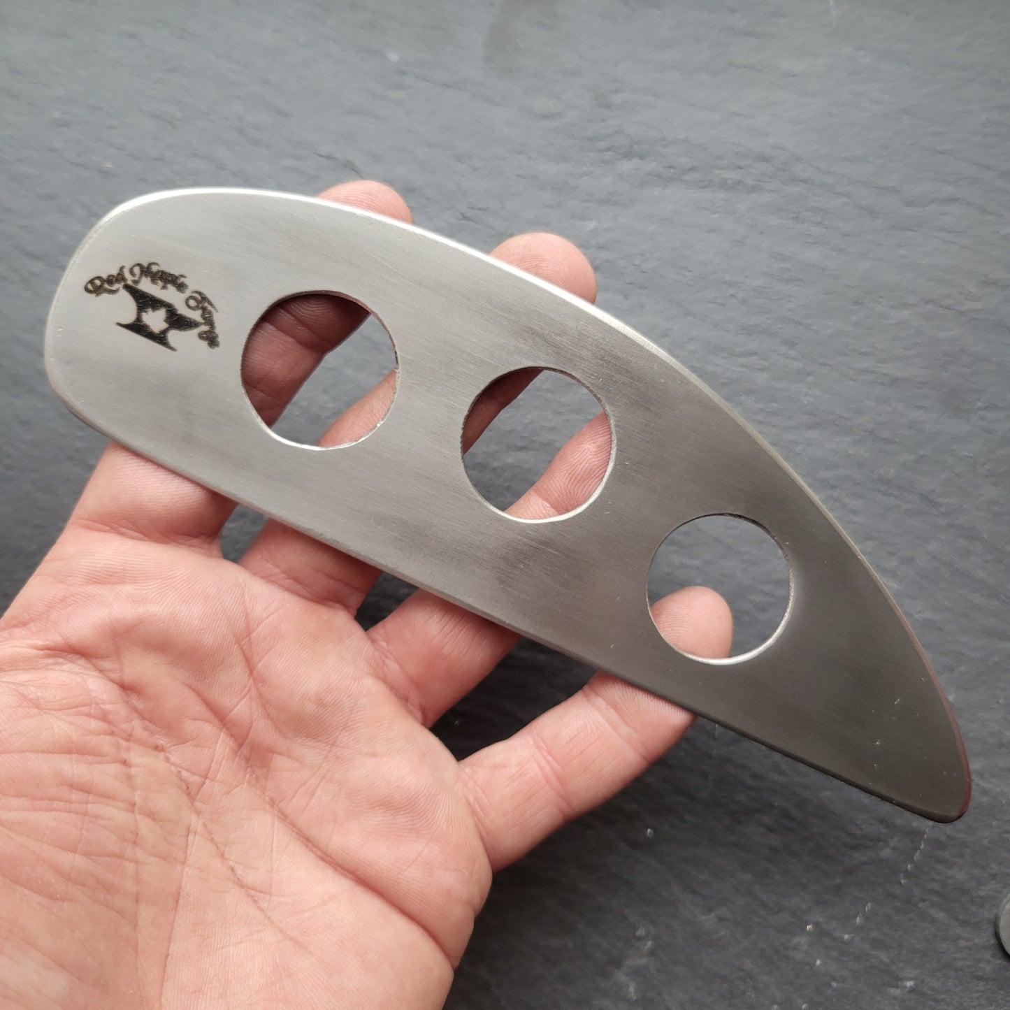 Potter's rib stainless steel "the Wing"